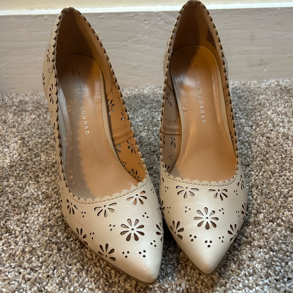 LC Lauren Conrad Cream Heels with Elegant Design